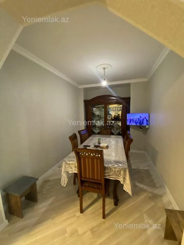 Satılır 6 otaqlı həyət evi 250 m²