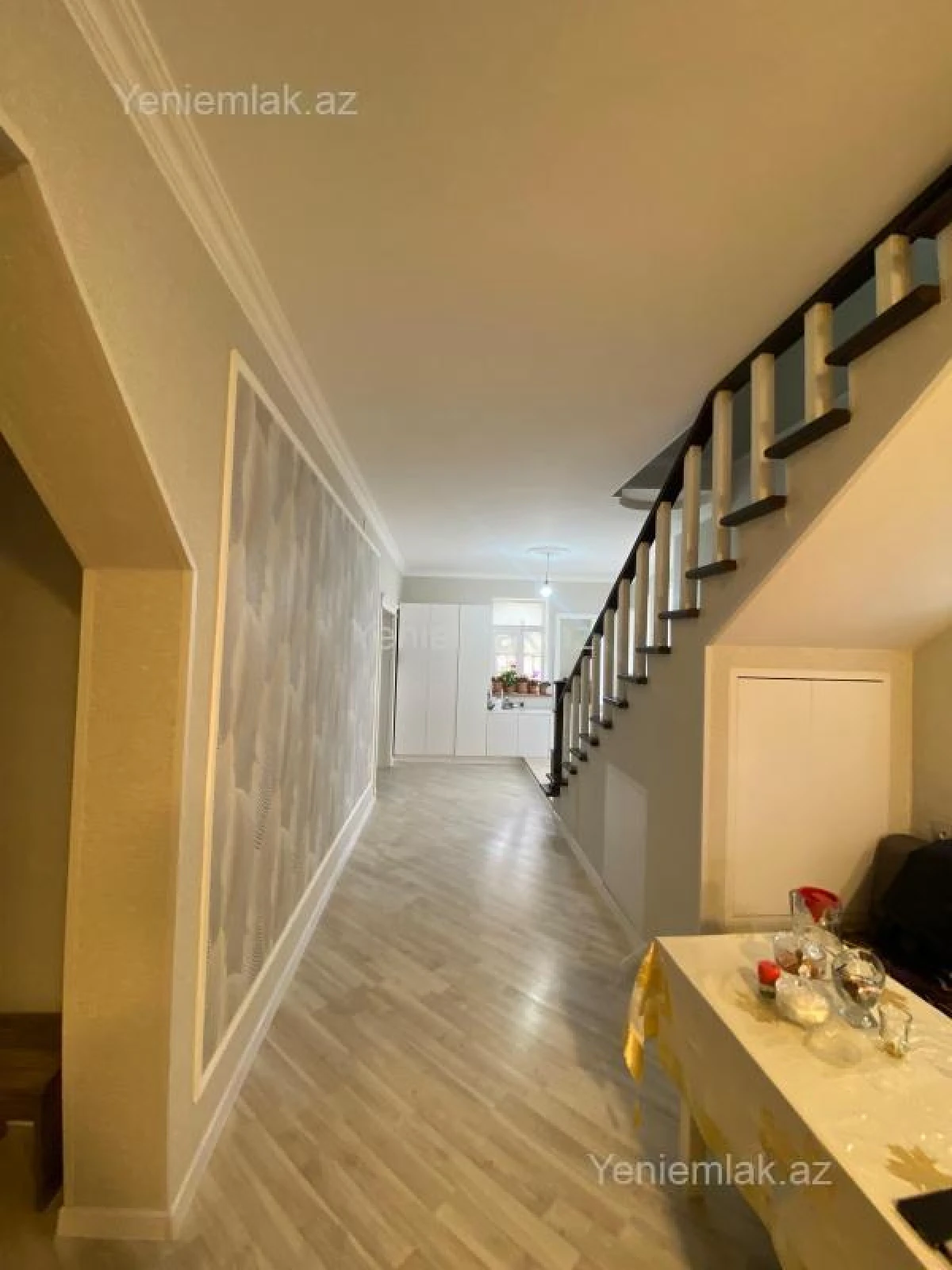 Satılır 6 otaqlı həyət evi 250 m²
