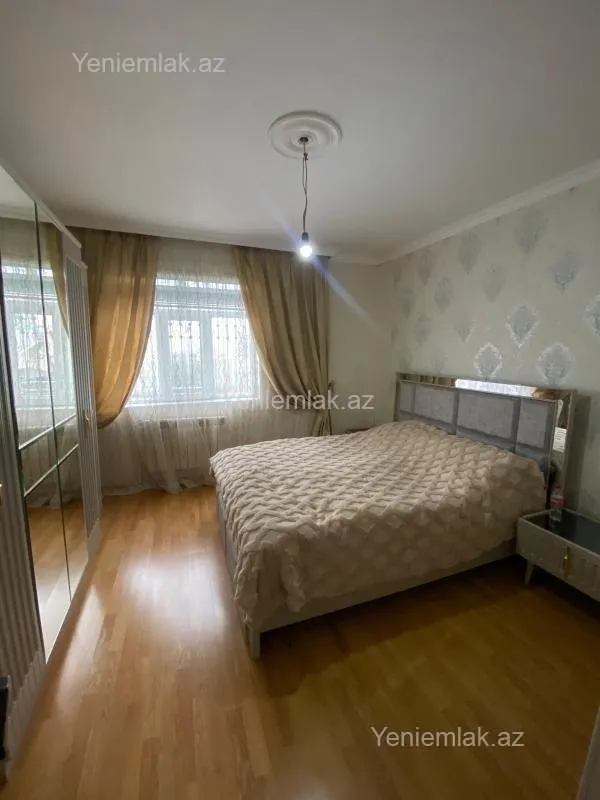 Satılır 6 otaqlı həyət evi 250 m²
