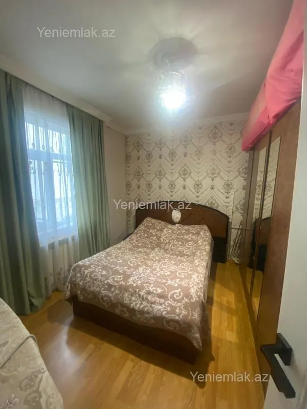 Satılır 6 otaqlı həyət evi 250 m²