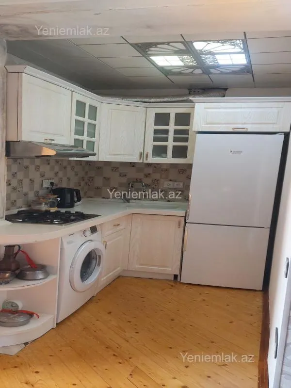 Satılır 2 otaqlı köhnə tikili 50 m²