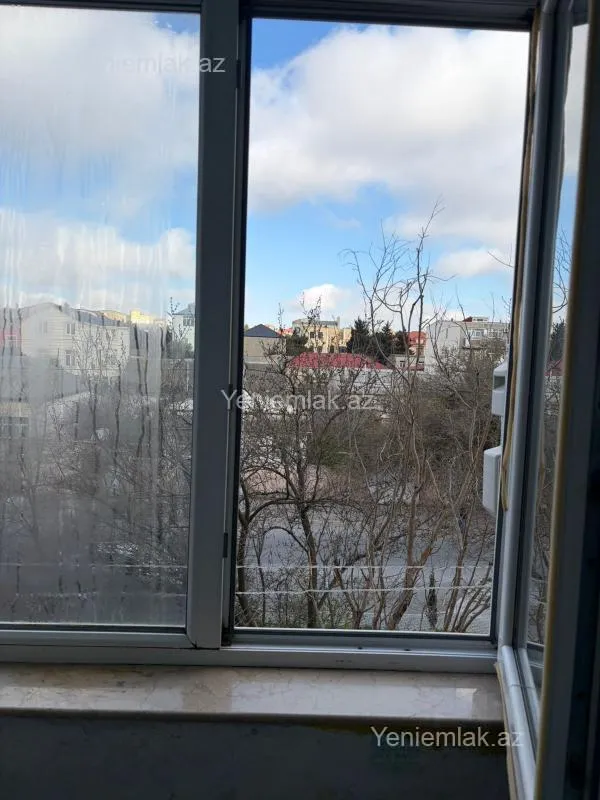 Satılır 2 otaqlı köhnə tikili 50 m²