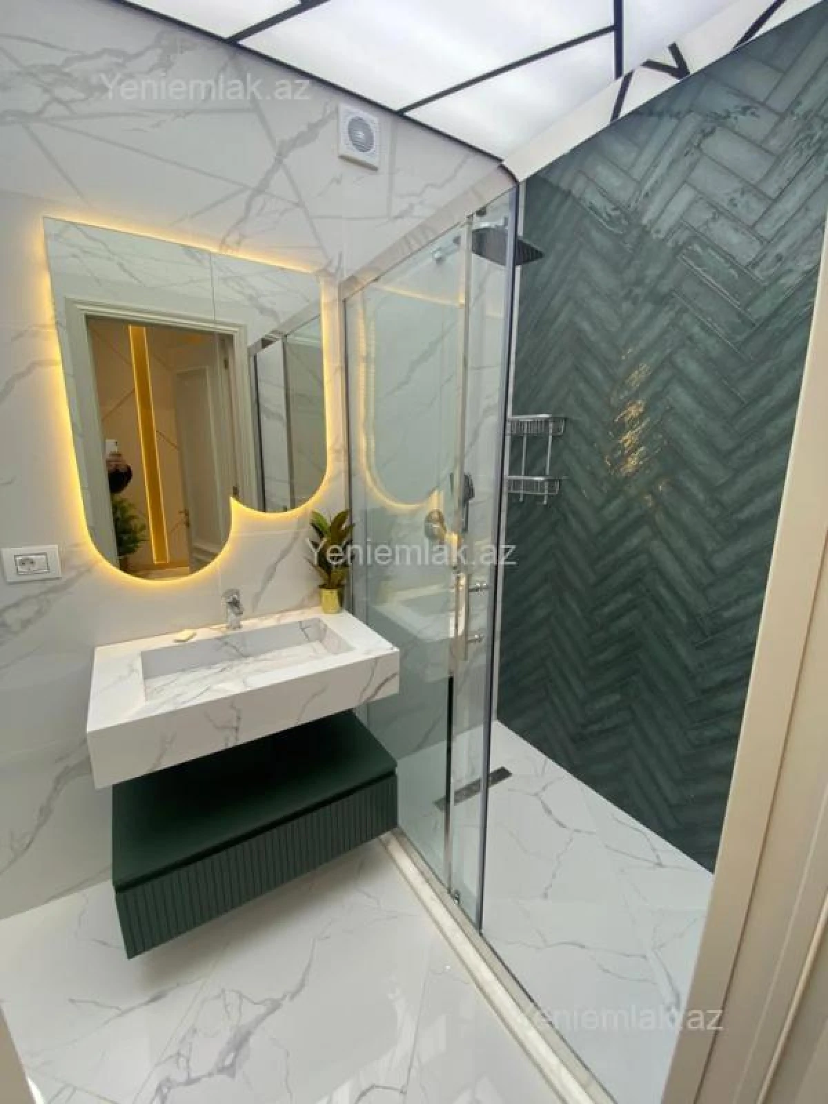 Satılır 3 otaqlı yeni tikili 127 m²