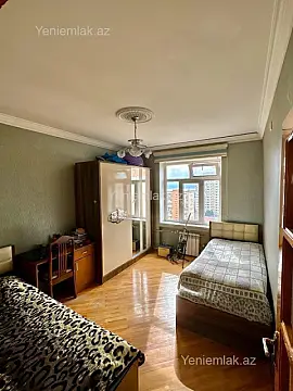 Satılır 5 otaqlı köhnə tikili 110 m²