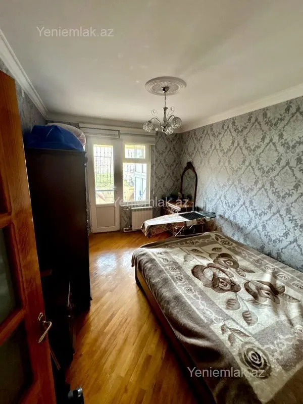 Satılır 5 otaqlı köhnə tikili 110 m²