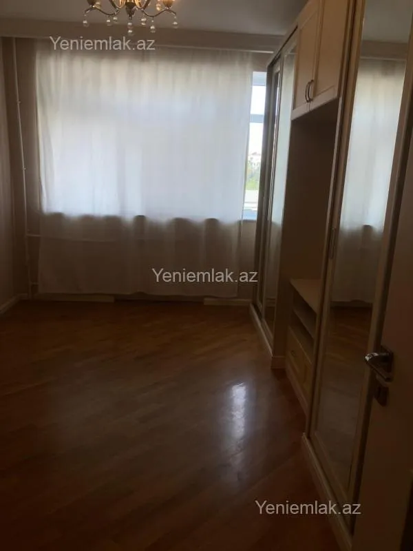Satılır 3 otaqlı köhnə tikili 75 m²