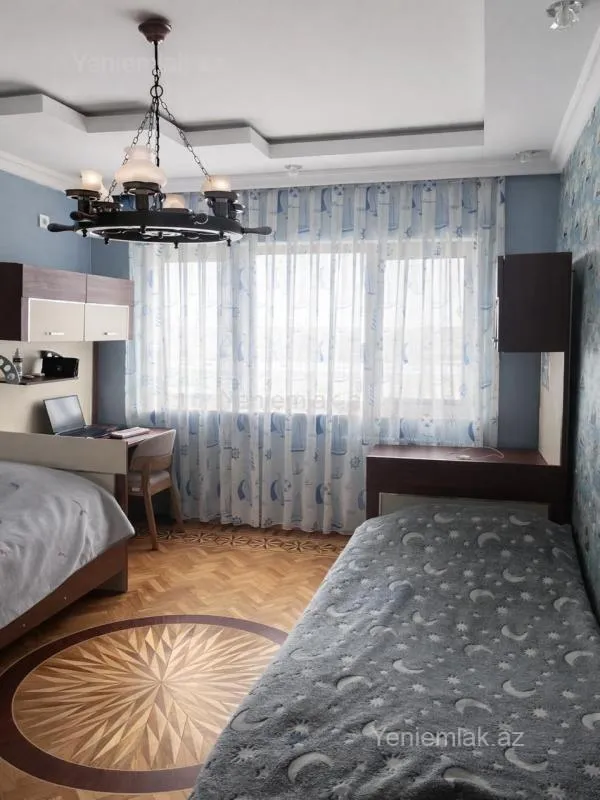 Satılır 5 otaqlı köhnə tikili 120 m²