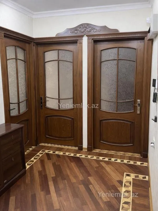 Satılır 5 otaqlı köhnə tikili 120 m²