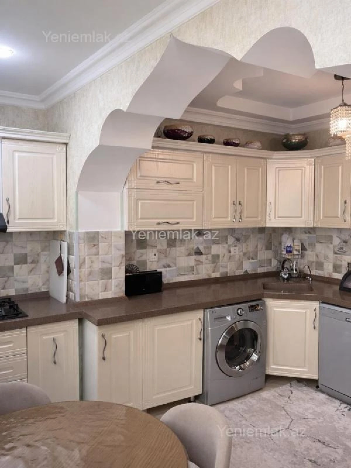 Satılır 5 otaqlı köhnə tikili 120 m²