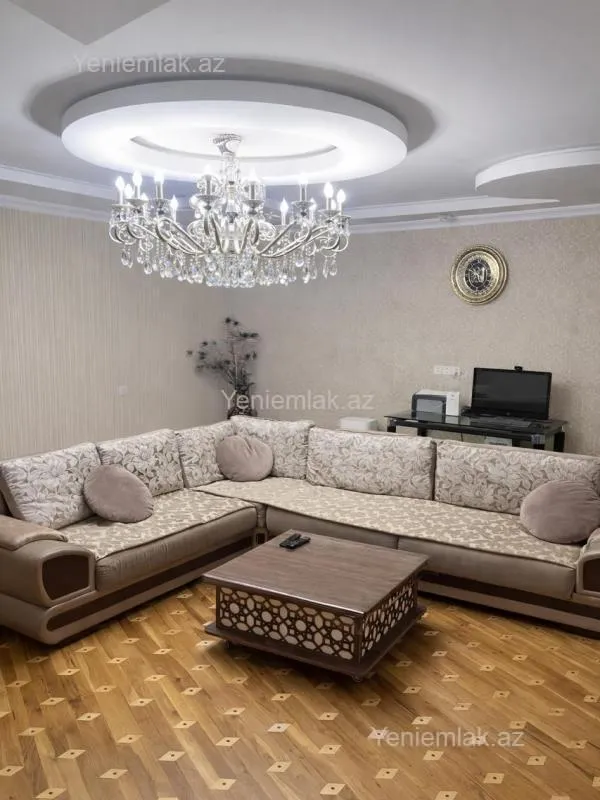 Satılır 5 otaqlı köhnə tikili 120 m²