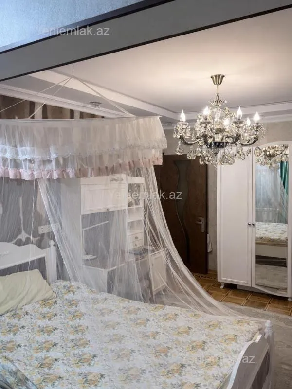 Satılır 5 otaqlı köhnə tikili 120 m²