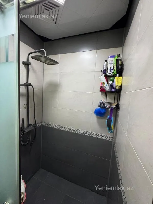 Satılır 4 otaqlı köhnə tikili 120 m²