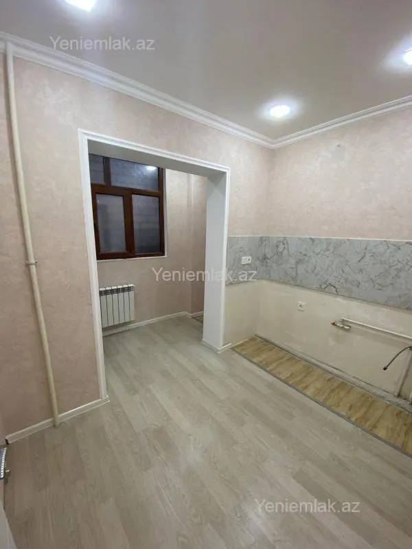 Satılır 3 otaqlı köhnə tikili 95 m²