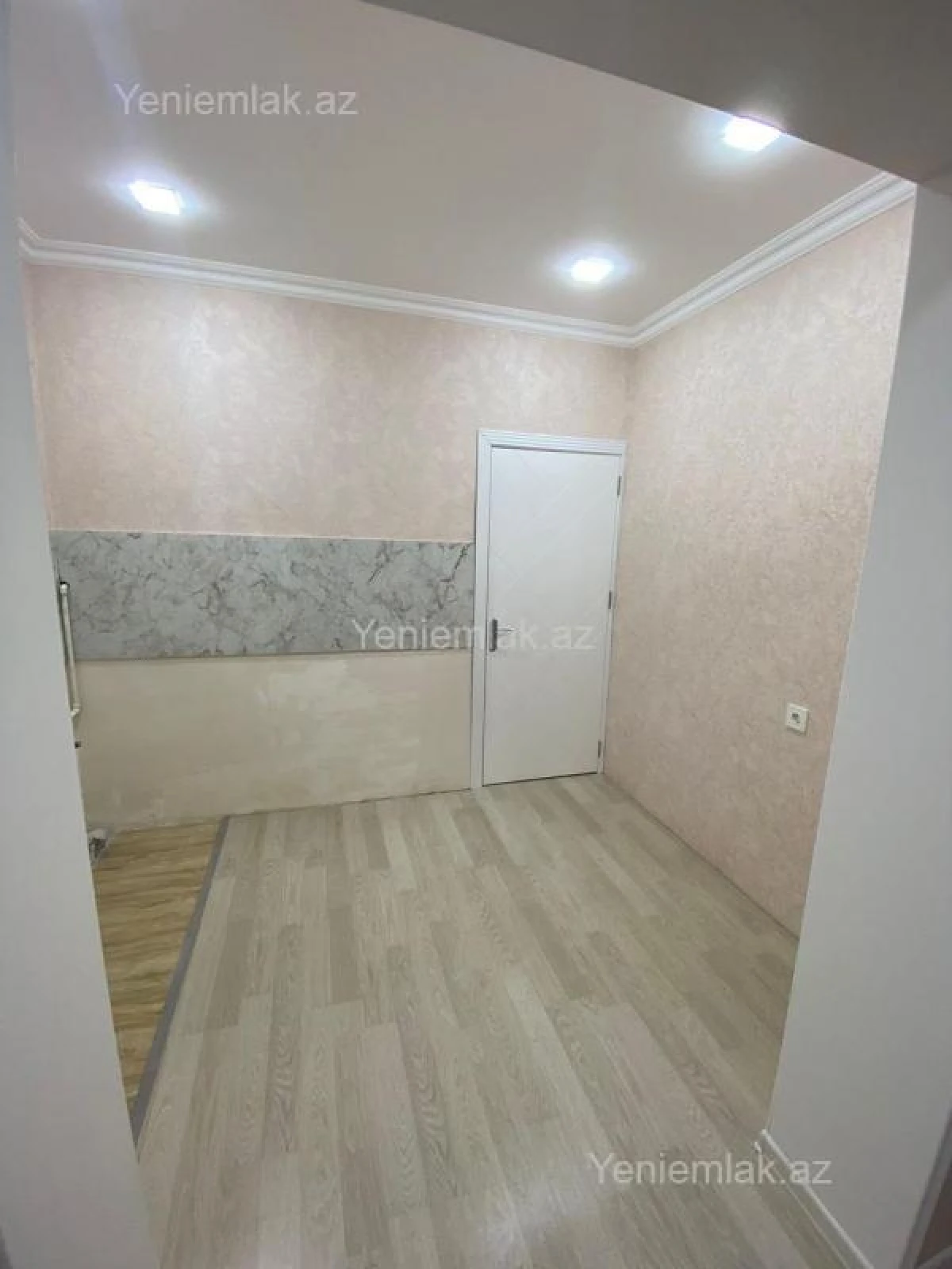 Satılır 3 otaqlı köhnə tikili 95 m²