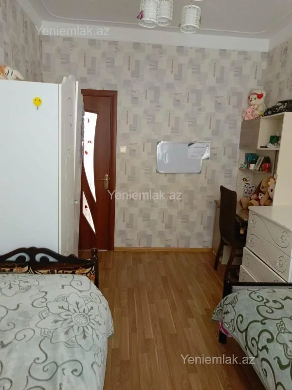 Satılır 4 otaqlı köhnə tikili 84 m²