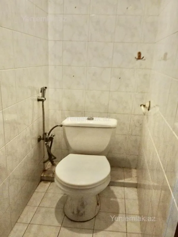 Satılır 2 otaqlı köhnə tikili 57 m²