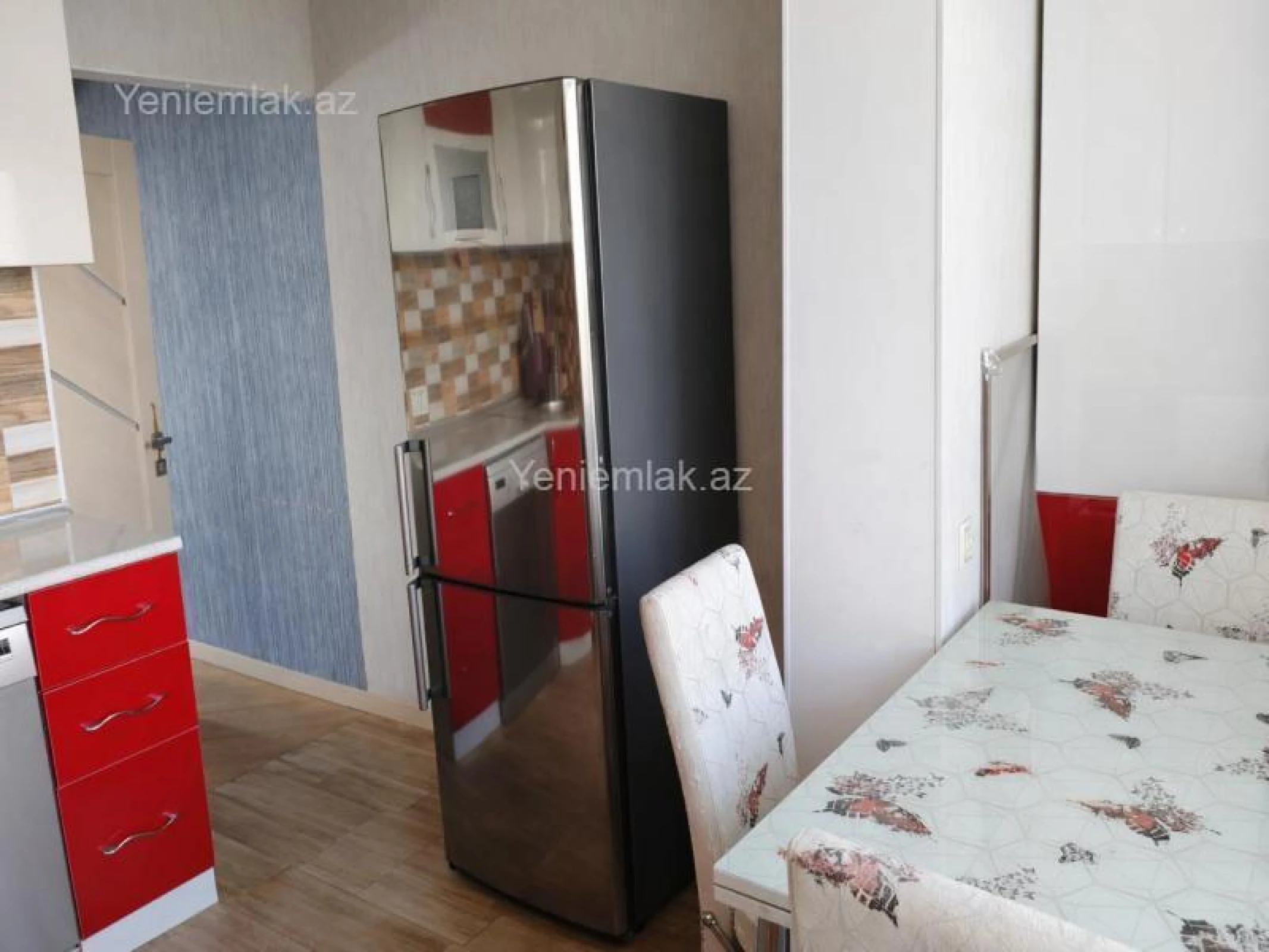 Satılır 5 otaqlı köhnə tikili 120 m²