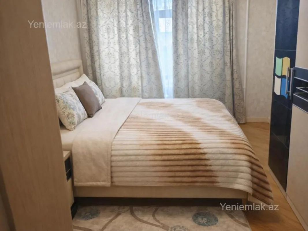 Satılır 5 otaqlı köhnə tikili 120 m²