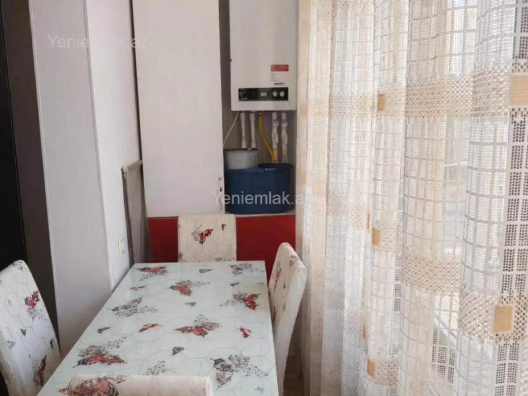 Satılır 5 otaqlı köhnə tikili 120 m²