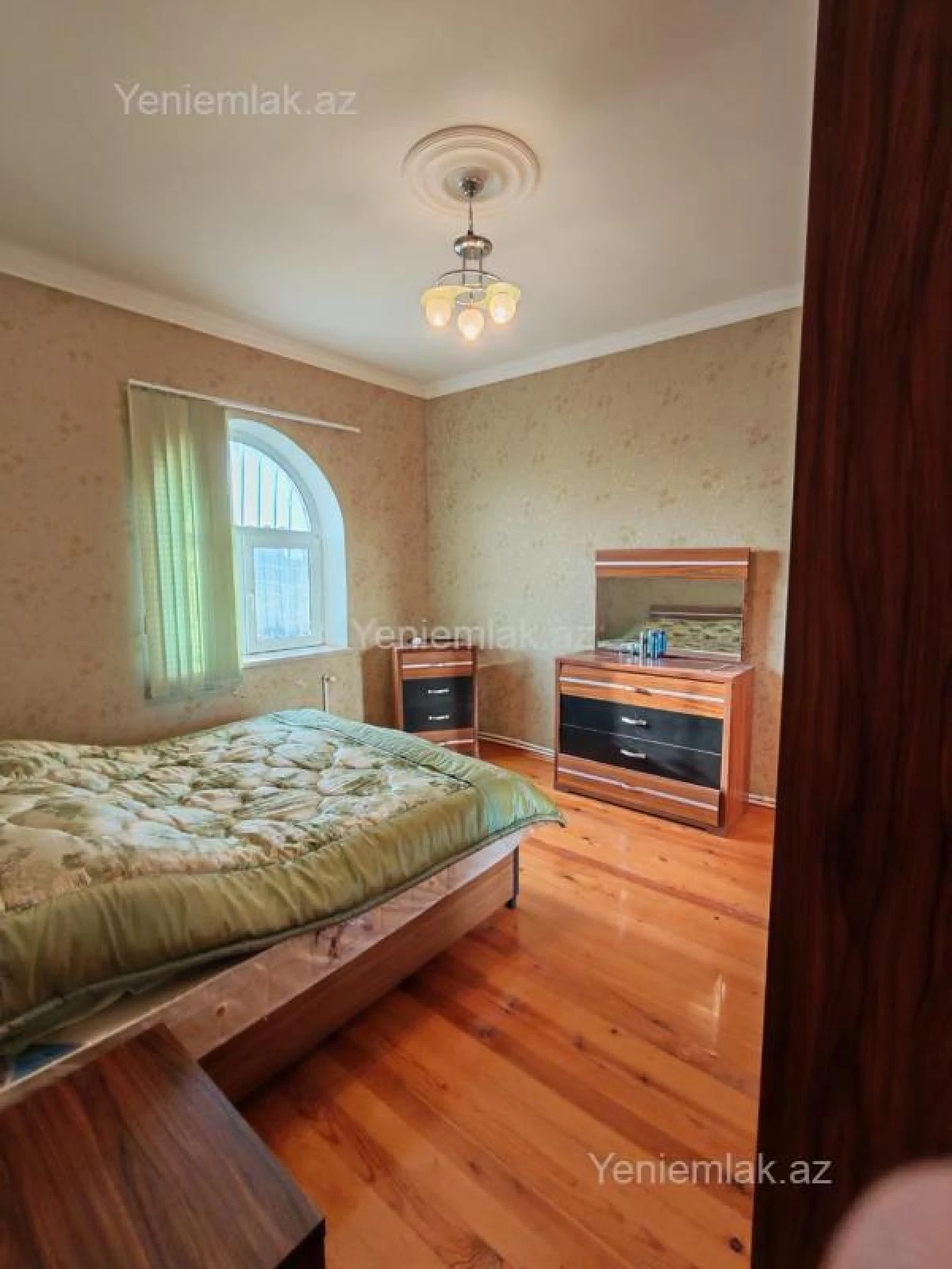 Satılır 5 otaqlı həyət evi 154 m²