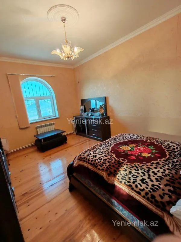 Satılır 5 otaqlı həyət evi 154 m²