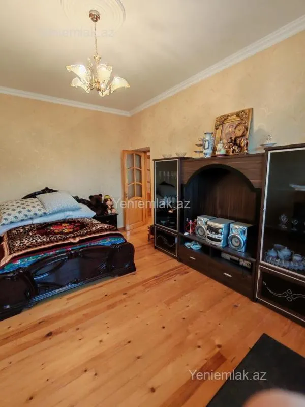 Satılır 5 otaqlı həyət evi 154 m²