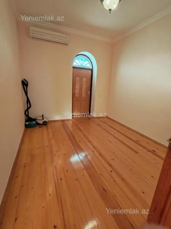 Satılır 5 otaqlı həyət evi 154 m²