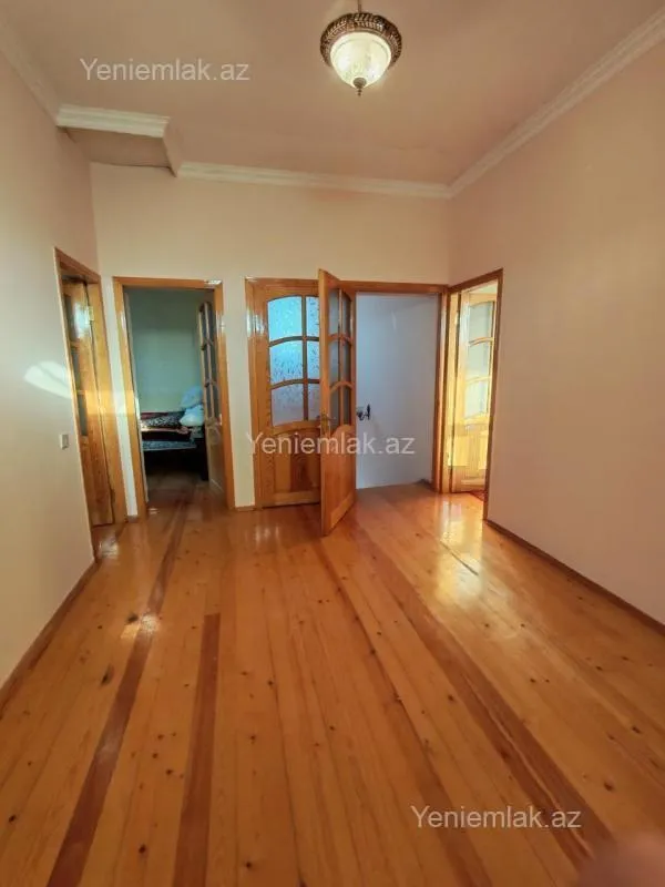 Satılır 5 otaqlı həyət evi 154 m²