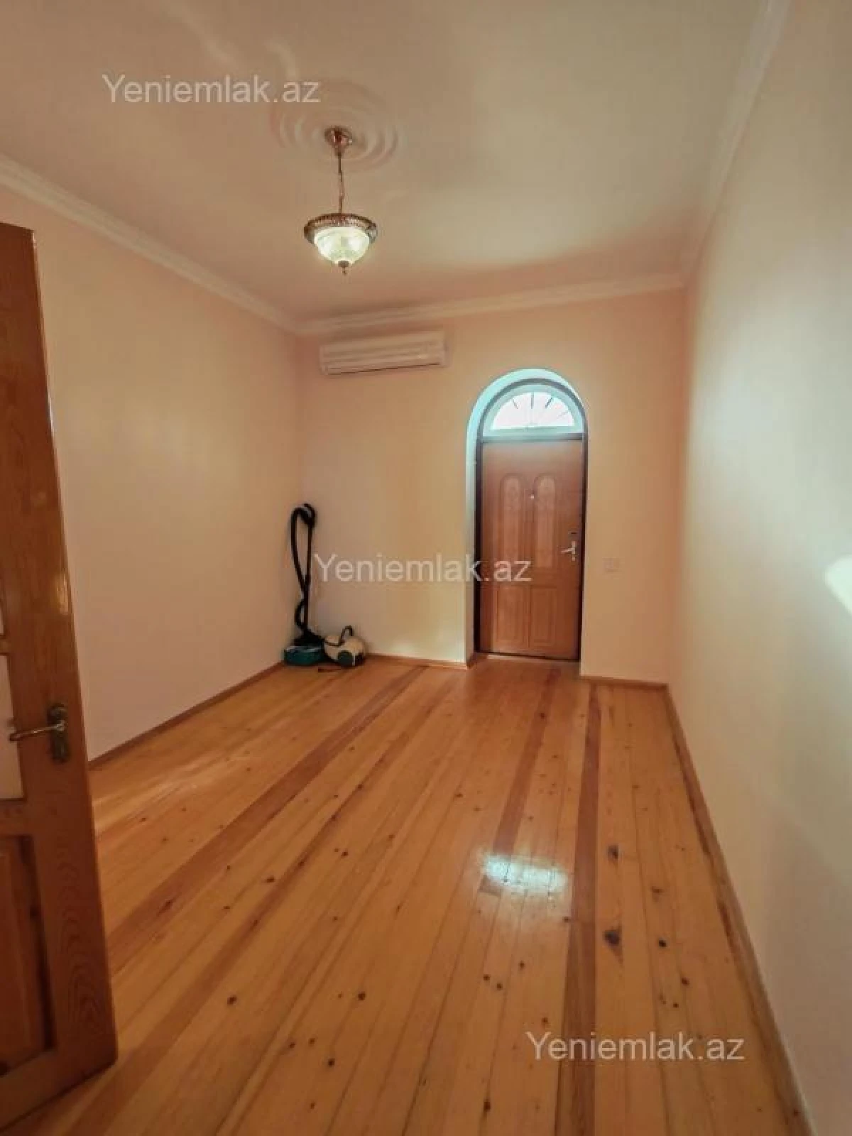 Satılır 5 otaqlı həyət evi 154 m²