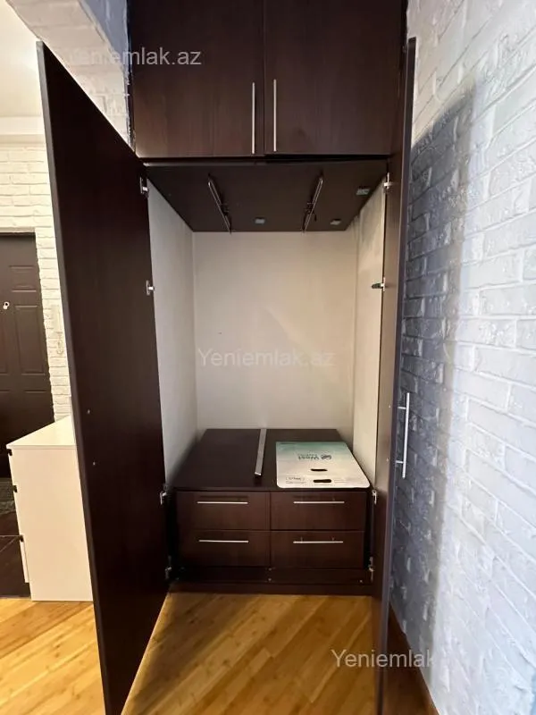 Satılır 2 otaqlı köhnə tikili 75 m²