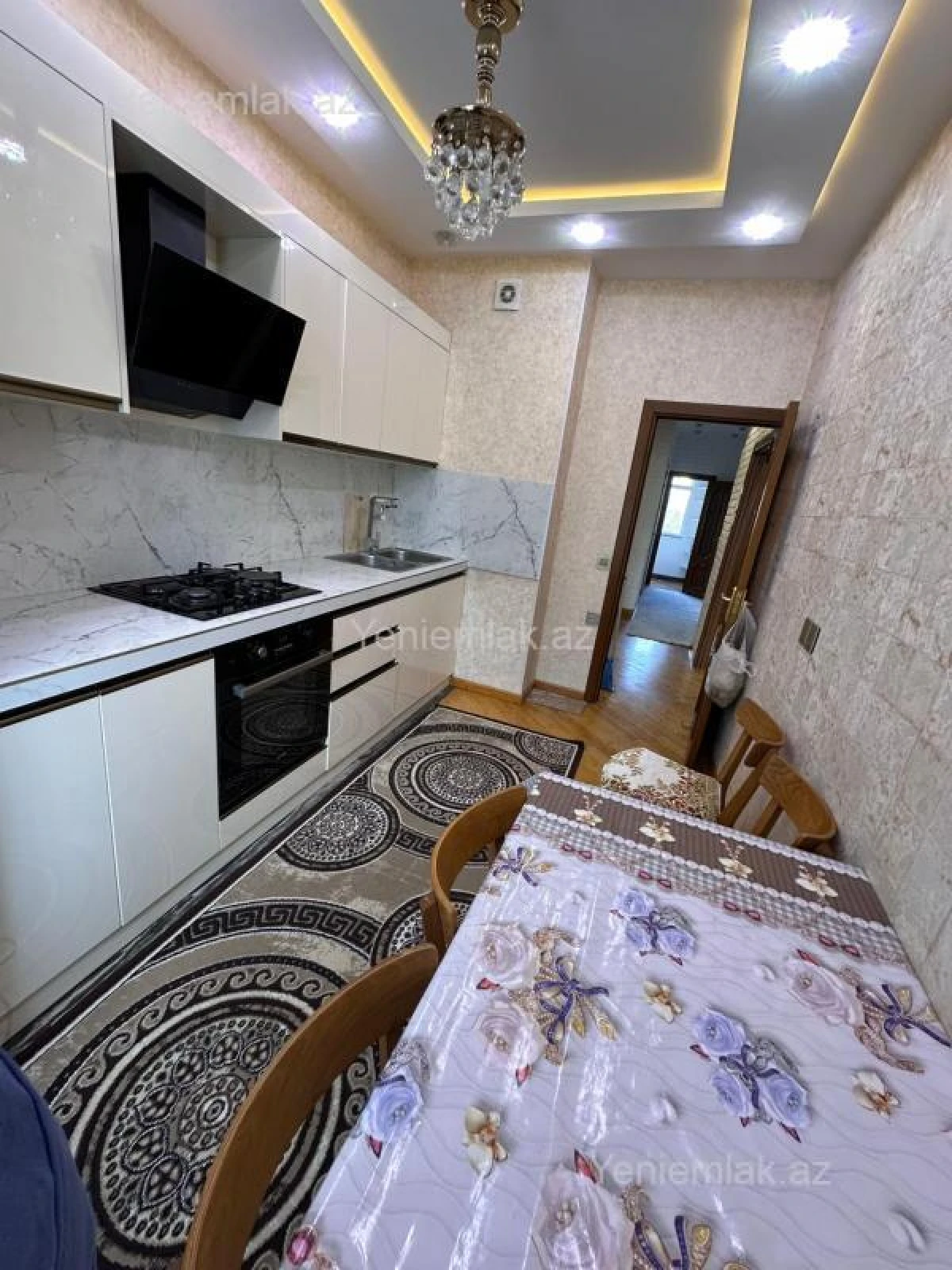 Satılır 2 otaqlı köhnə tikili 75 m²