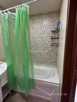 Satılır 2 otaqlı köhnə tikili 75 m²