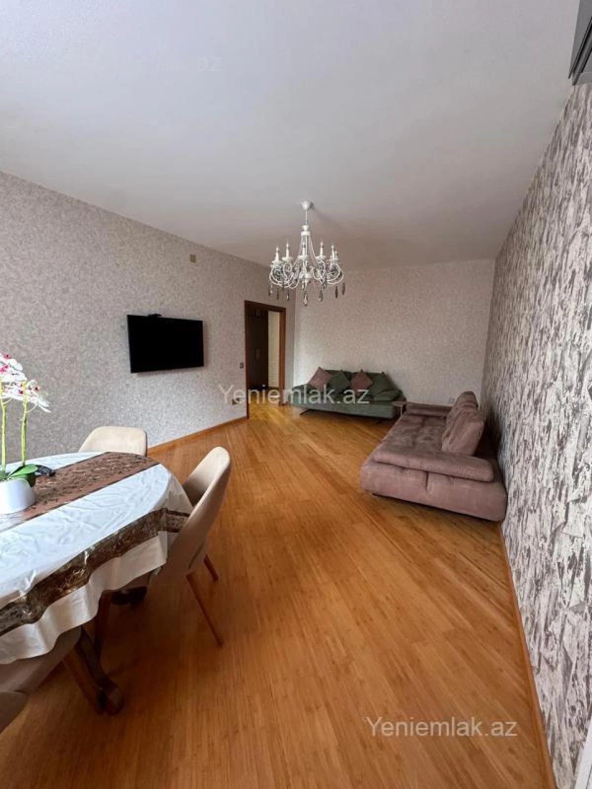 Satılır 2 otaqlı köhnə tikili 75 m²