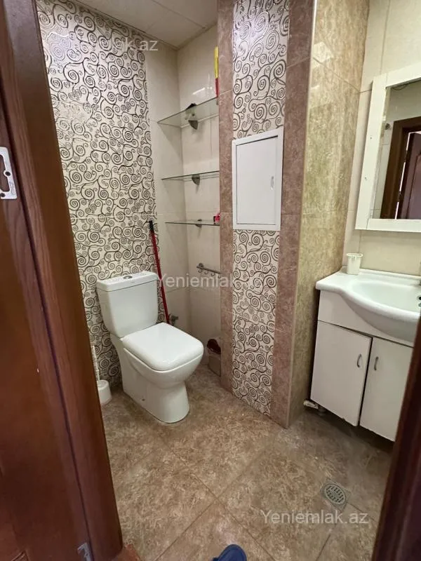 Satılır 2 otaqlı köhnə tikili 75 m²