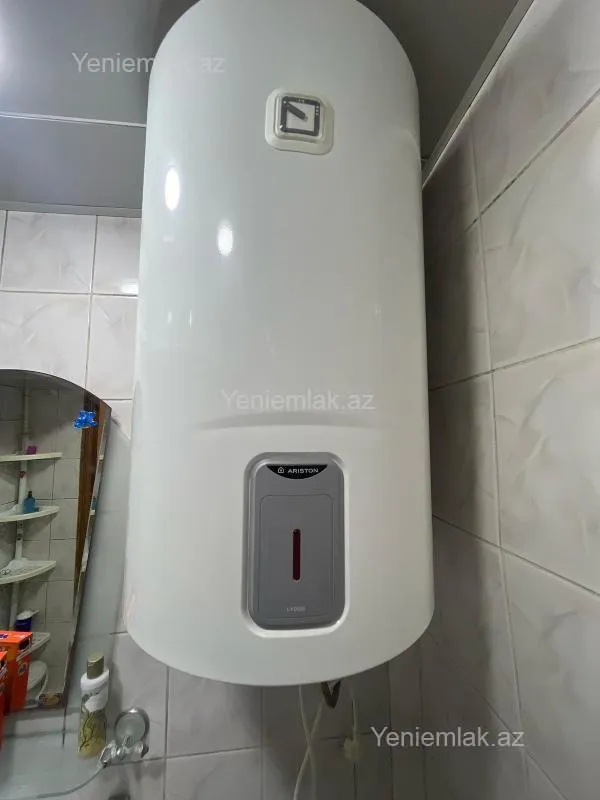 Satılır 2 otaqlı köhnə tikili 50 m²