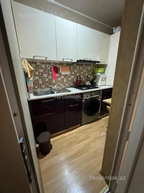 Satılır 1 otaqlı köhnə tikili 32 m²