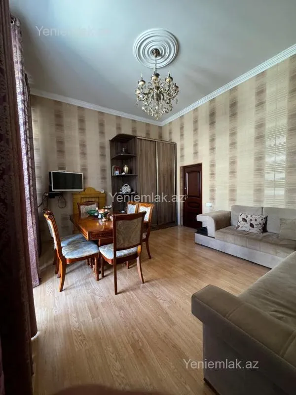 Satılır 1 otaqlı köhnə tikili 32 m²