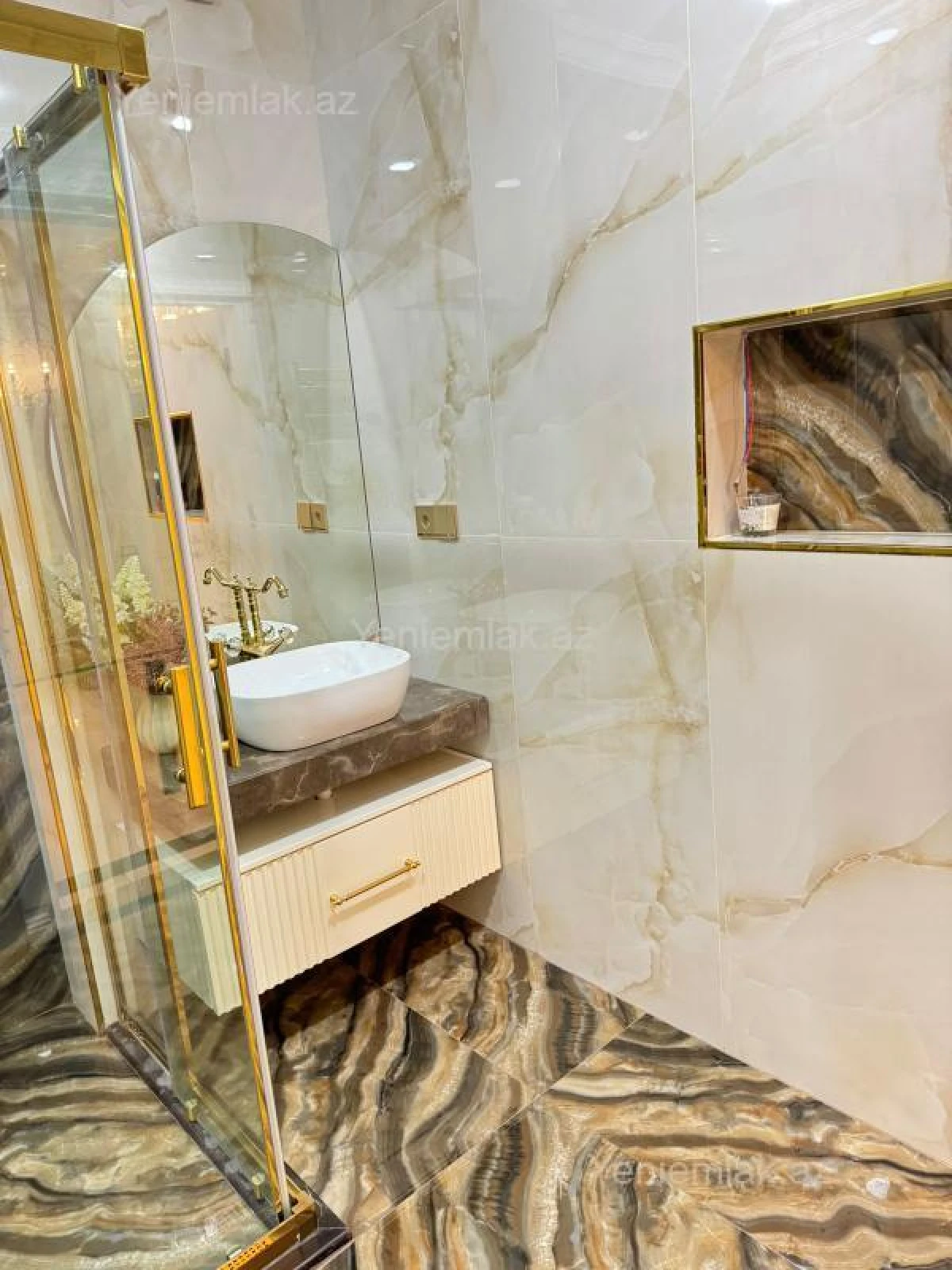 Satılır 3 otaqlı yeni tikili 190 m²