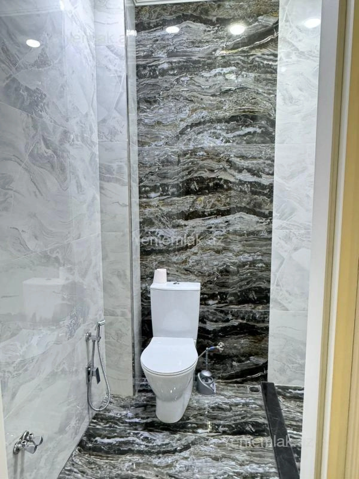 Satılır 3 otaqlı yeni tikili 190 m²