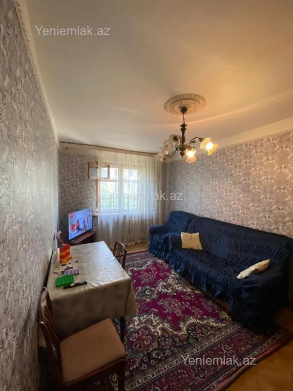 Satılır 4 otaqlı köhnə tikili 80 m²