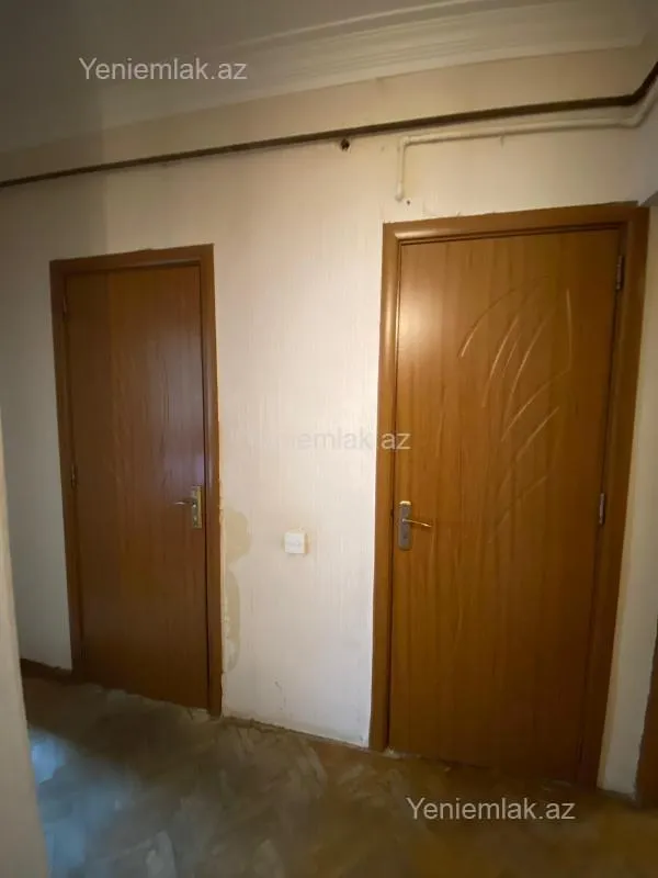 Satılır 4 otaqlı köhnə tikili 80 m²