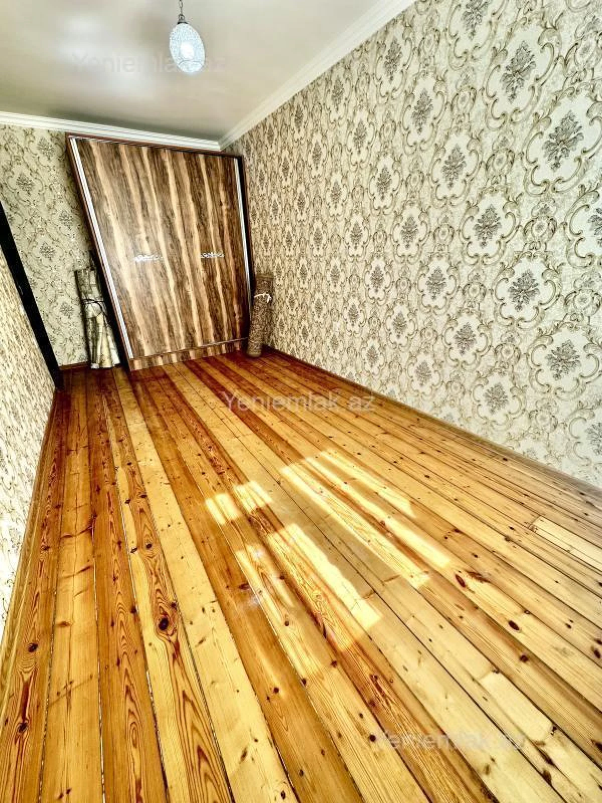 Satılır 2 otaqlı köhnə tikili 46 m²