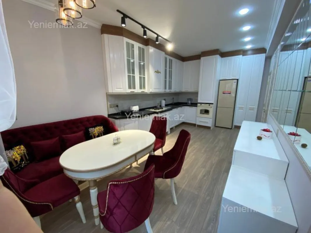 Satılır 3 otaqlı yeni tikili 115 m²