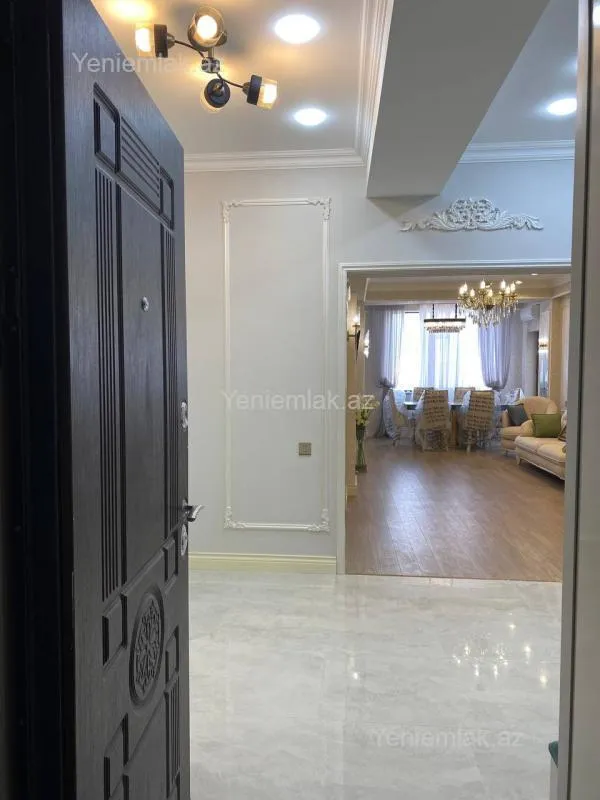 Satılır 3 otaqlı yeni tikili 115 m²