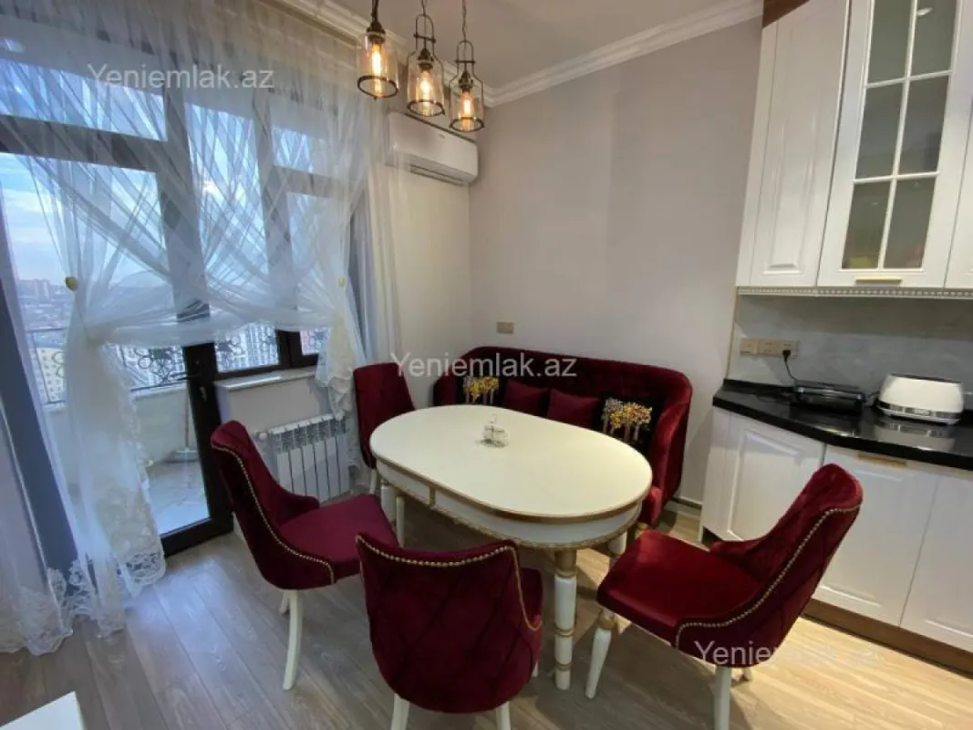 Satılır 3 otaqlı yeni tikili 115 m²