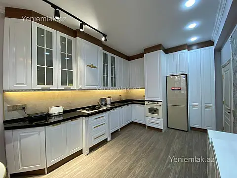 Satılır 3 otaqlı yeni tikili 115 m²