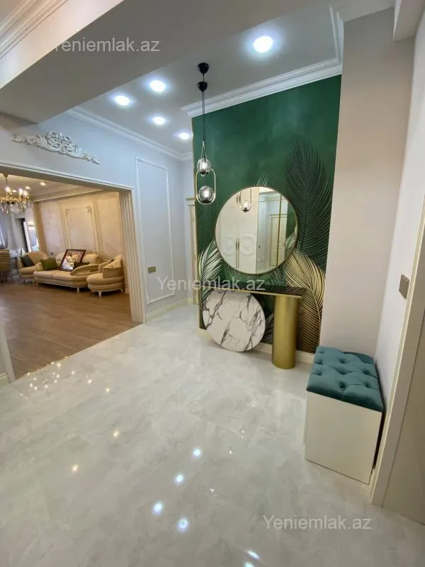 Satılır 3 otaqlı yeni tikili 115 m²