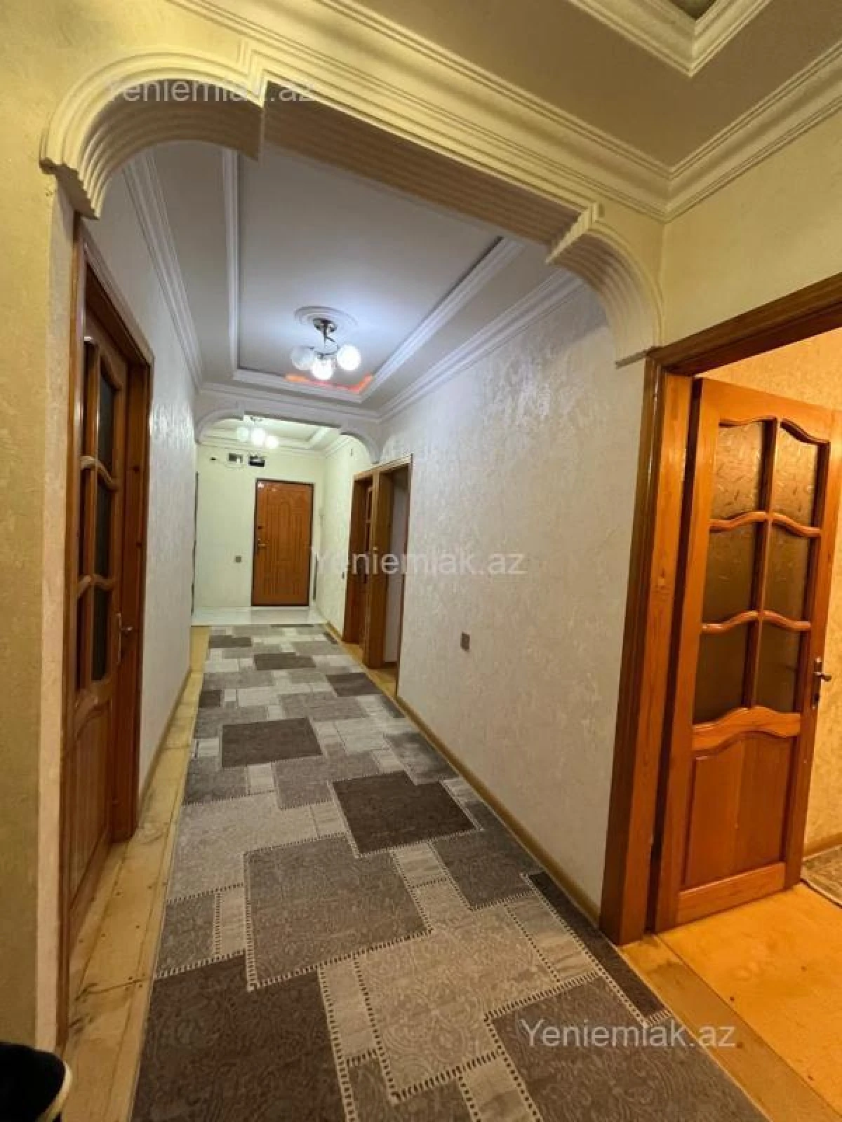 Satılır 5 otaqlı köhnə tikili 120 m²