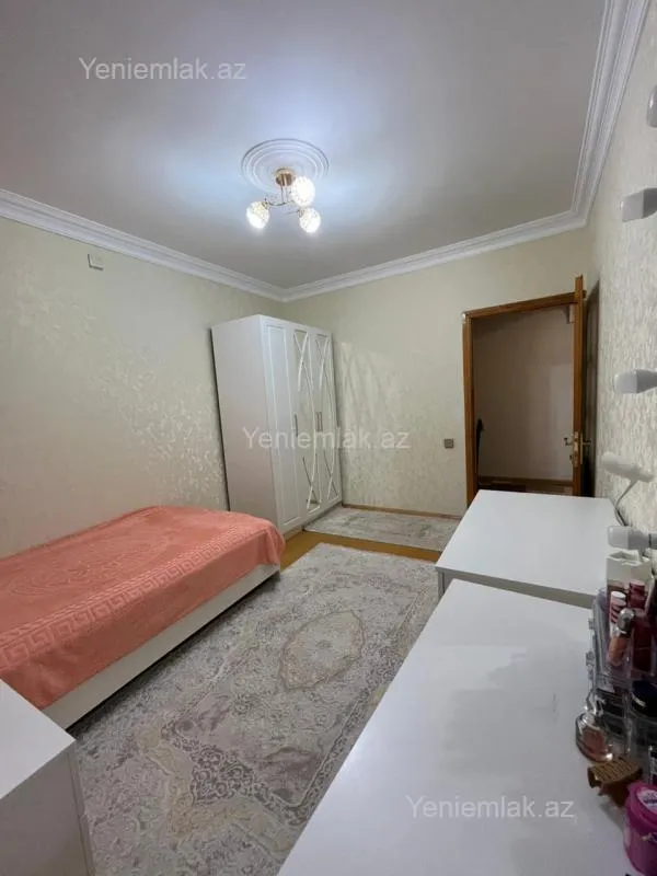 Satılır 5 otaqlı köhnə tikili 120 m²
