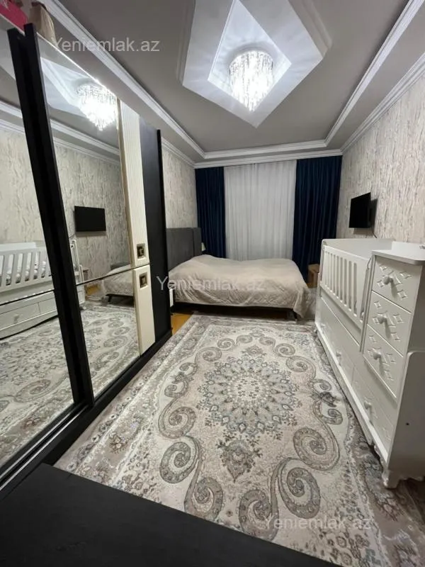 Satılır 5 otaqlı köhnə tikili 120 m²